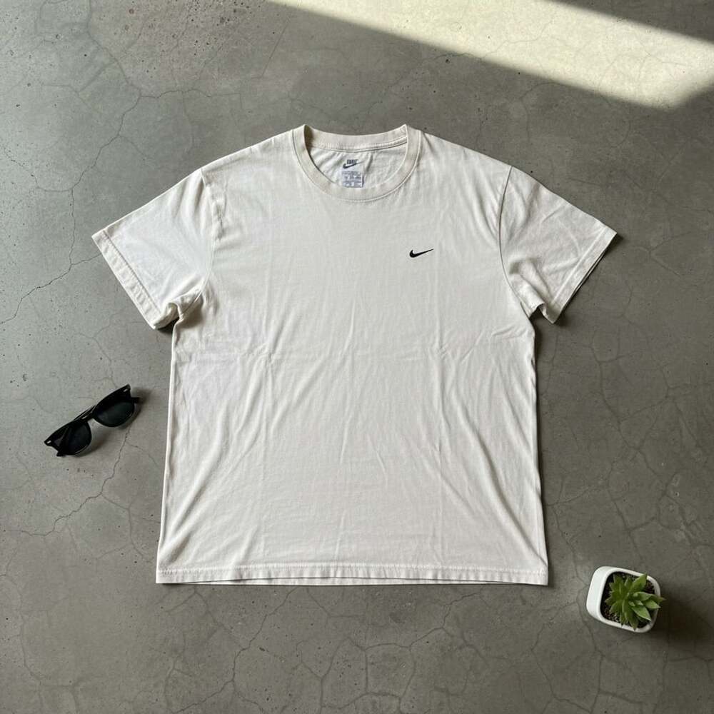 Nike Minimalist Swoosh T-Shirt Size M Beige Embroidered Logo